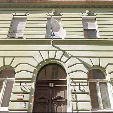 Szentkiralyi 5 - Double Basic In The City Center - Self-Check-In Будапешт Экстерьер фото