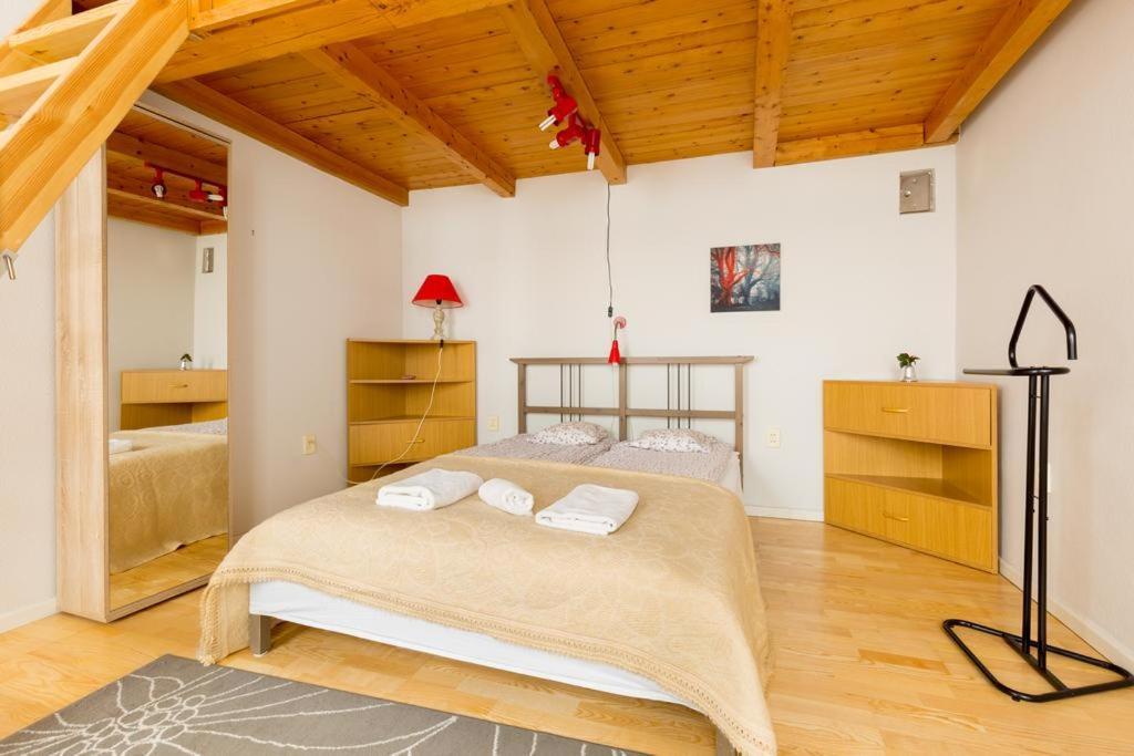 Szentkiralyi 5 - Double Basic In The City Center - Self-Check-In Будапешт Экстерьер фото
