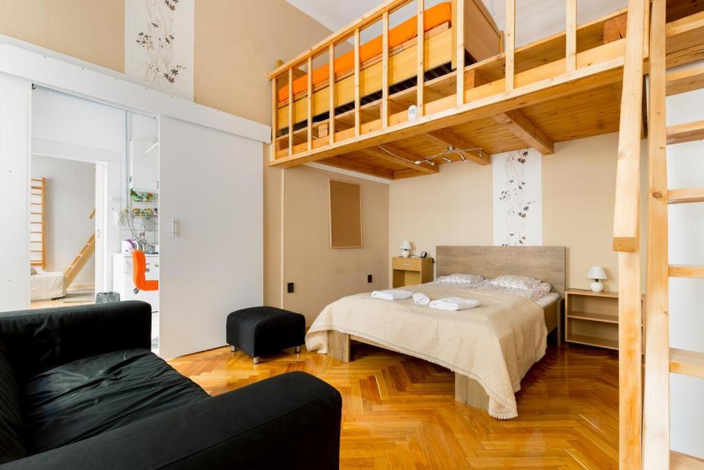 Szentkiralyi 5 - Double Basic In The City Center - Self-Check-In Будапешт Экстерьер фото
